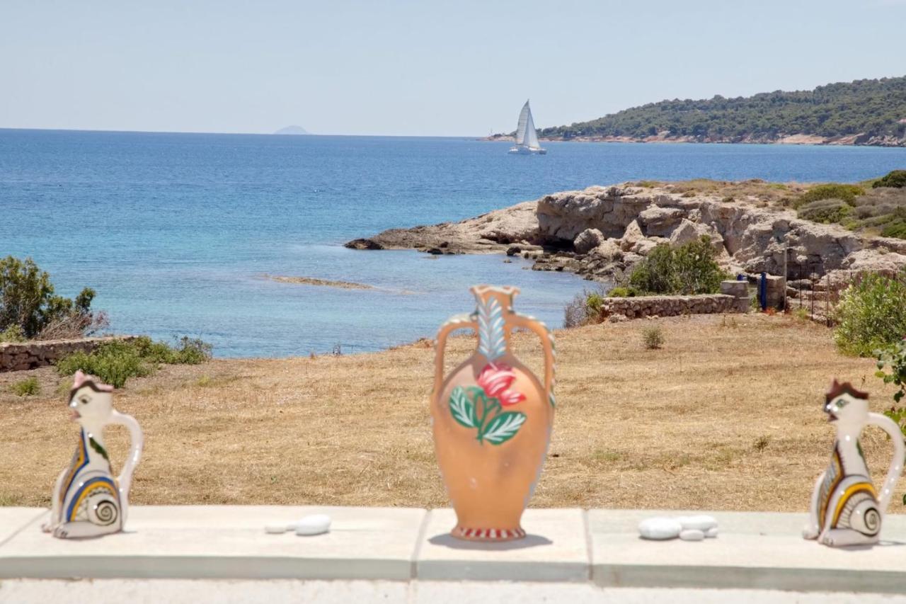 Aroura Homes 4Br Beachfront Villa Spetses Town Екстер'єр фото