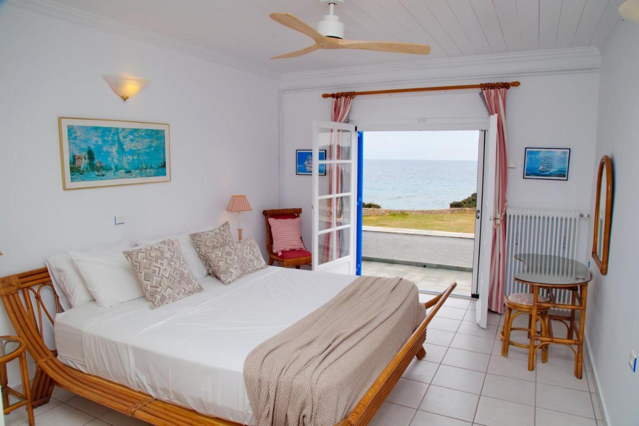 Aroura Homes 4Br Beachfront Villa Spetses Town Екстер'єр фото