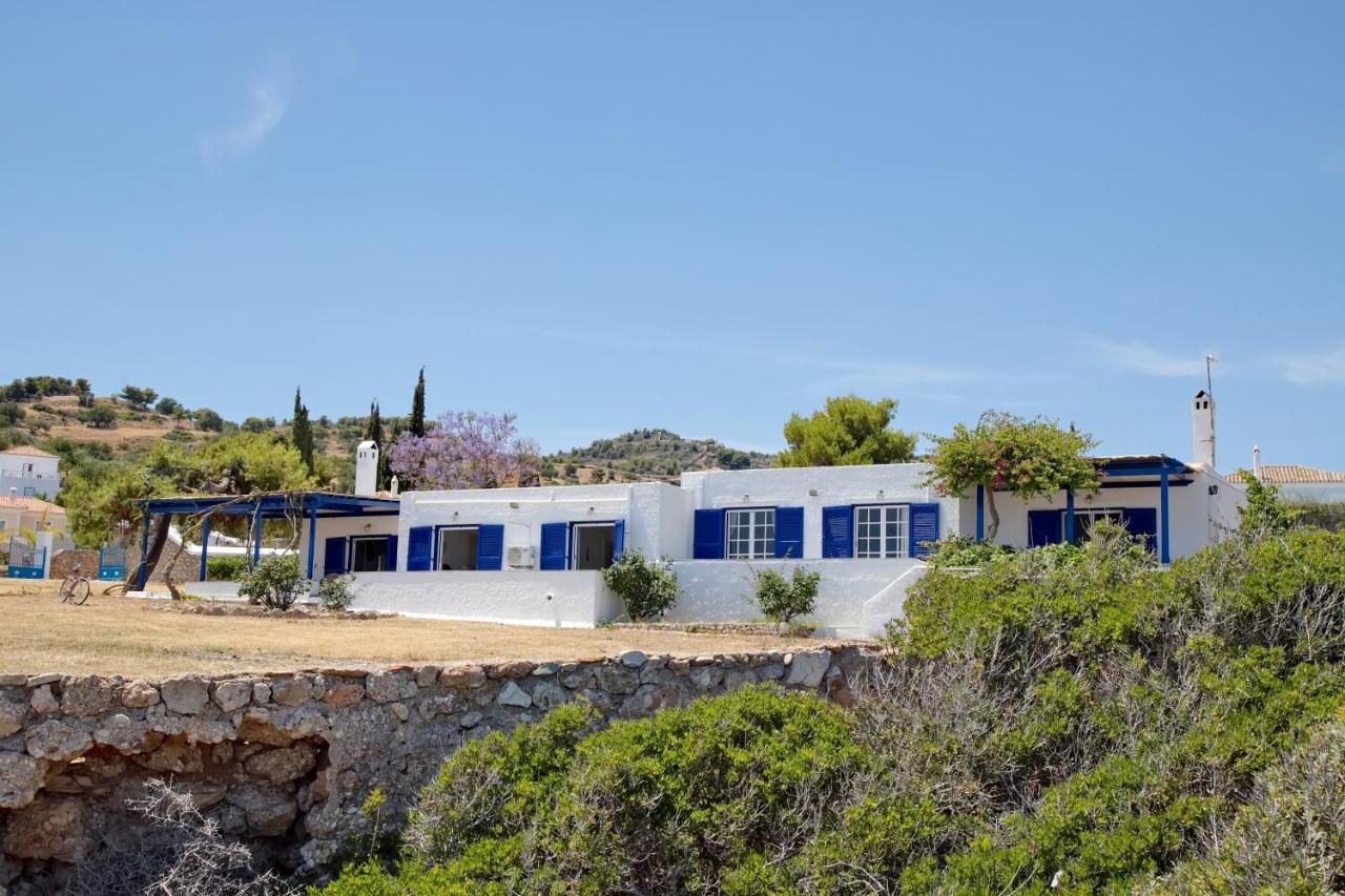 Aroura Homes 4Br Beachfront Villa Spetses Town Екстер'єр фото