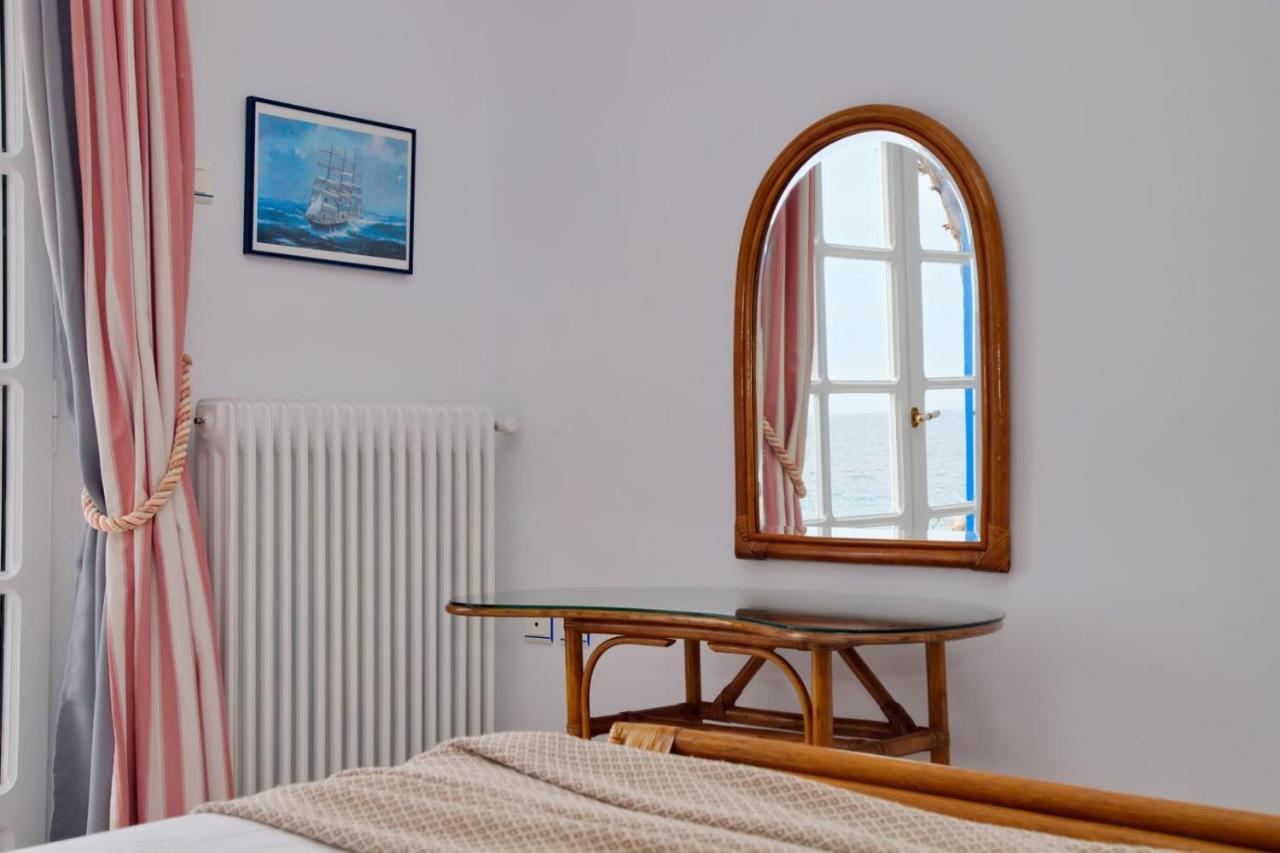 Aroura Homes 4Br Beachfront Villa Spetses Town Екстер'єр фото
