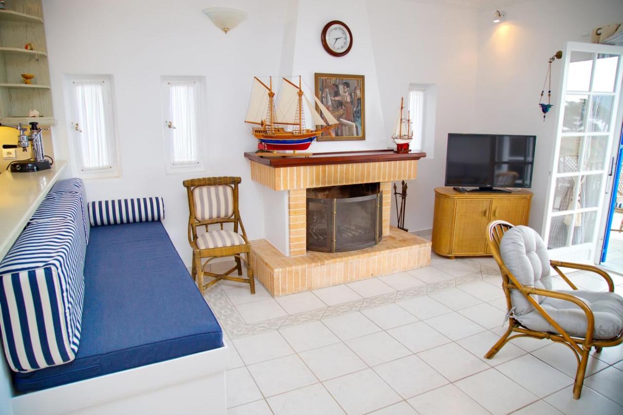 Aroura Homes 4Br Beachfront Villa Spetses Town Екстер'єр фото