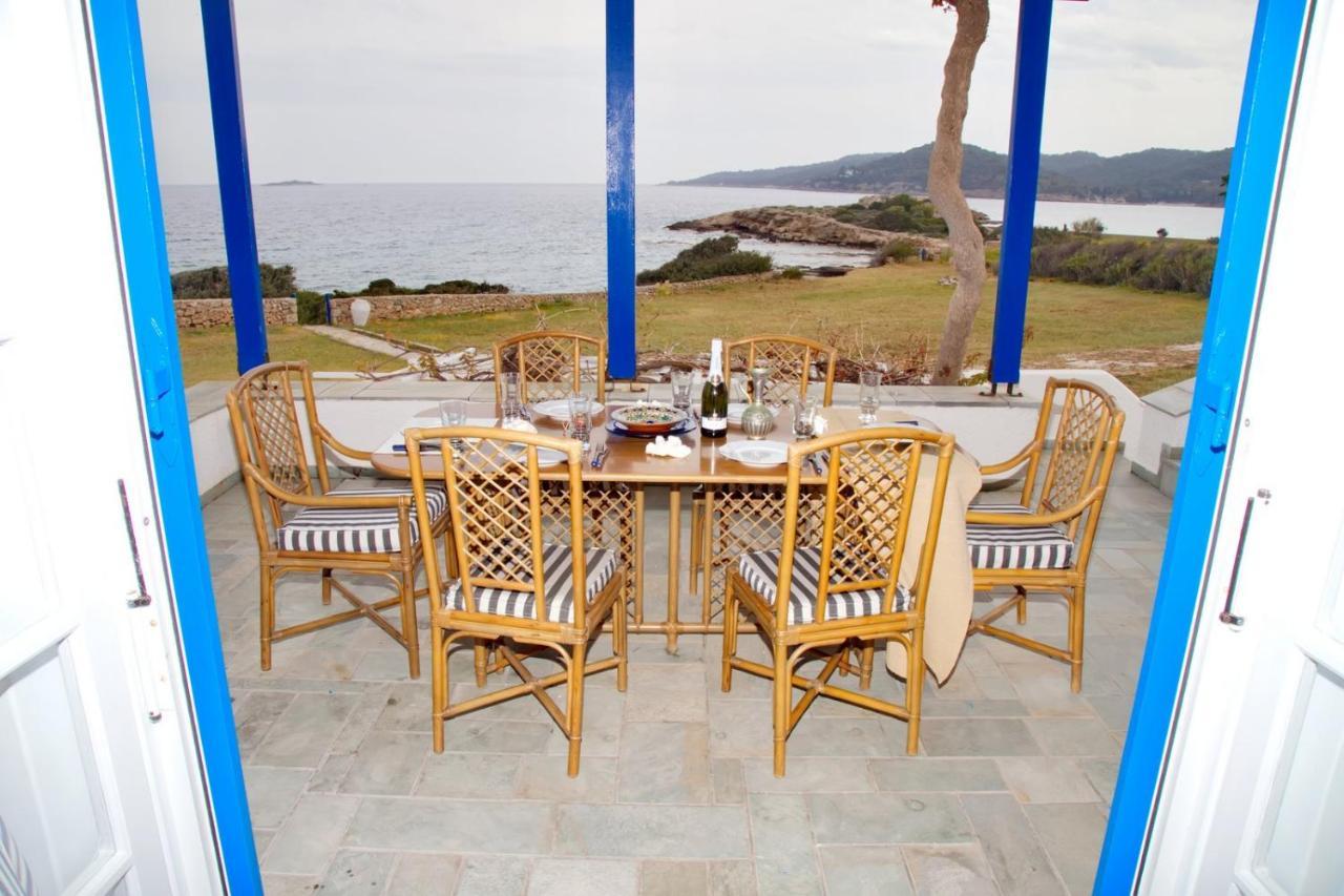 Aroura Homes 4Br Beachfront Villa Spetses Town Екстер'єр фото