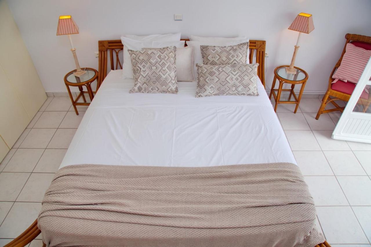 Aroura Homes 4Br Beachfront Villa Spetses Town Екстер'єр фото