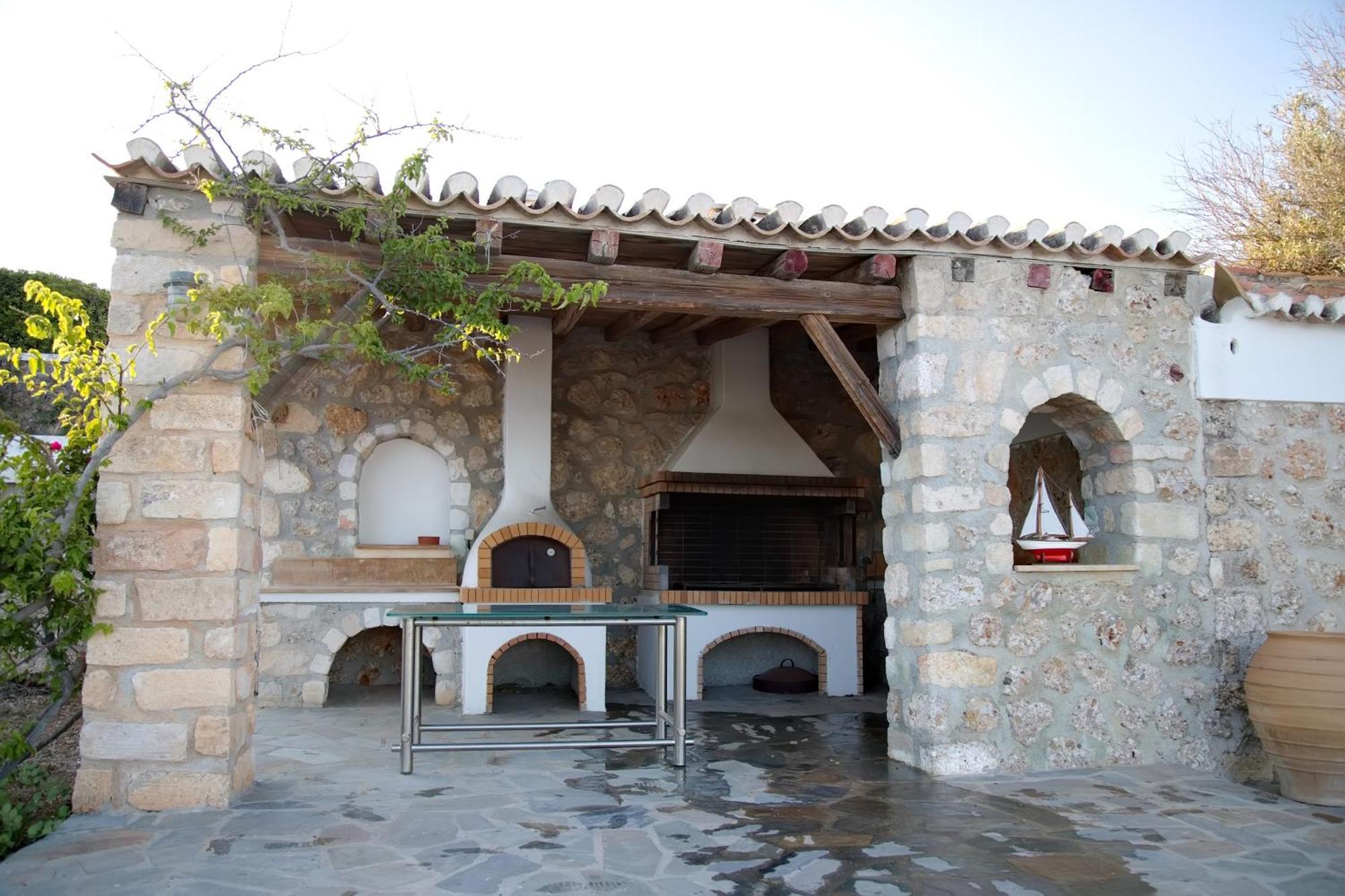 Aroura Homes 4Br Beachfront Villa Spetses Town Екстер'єр фото