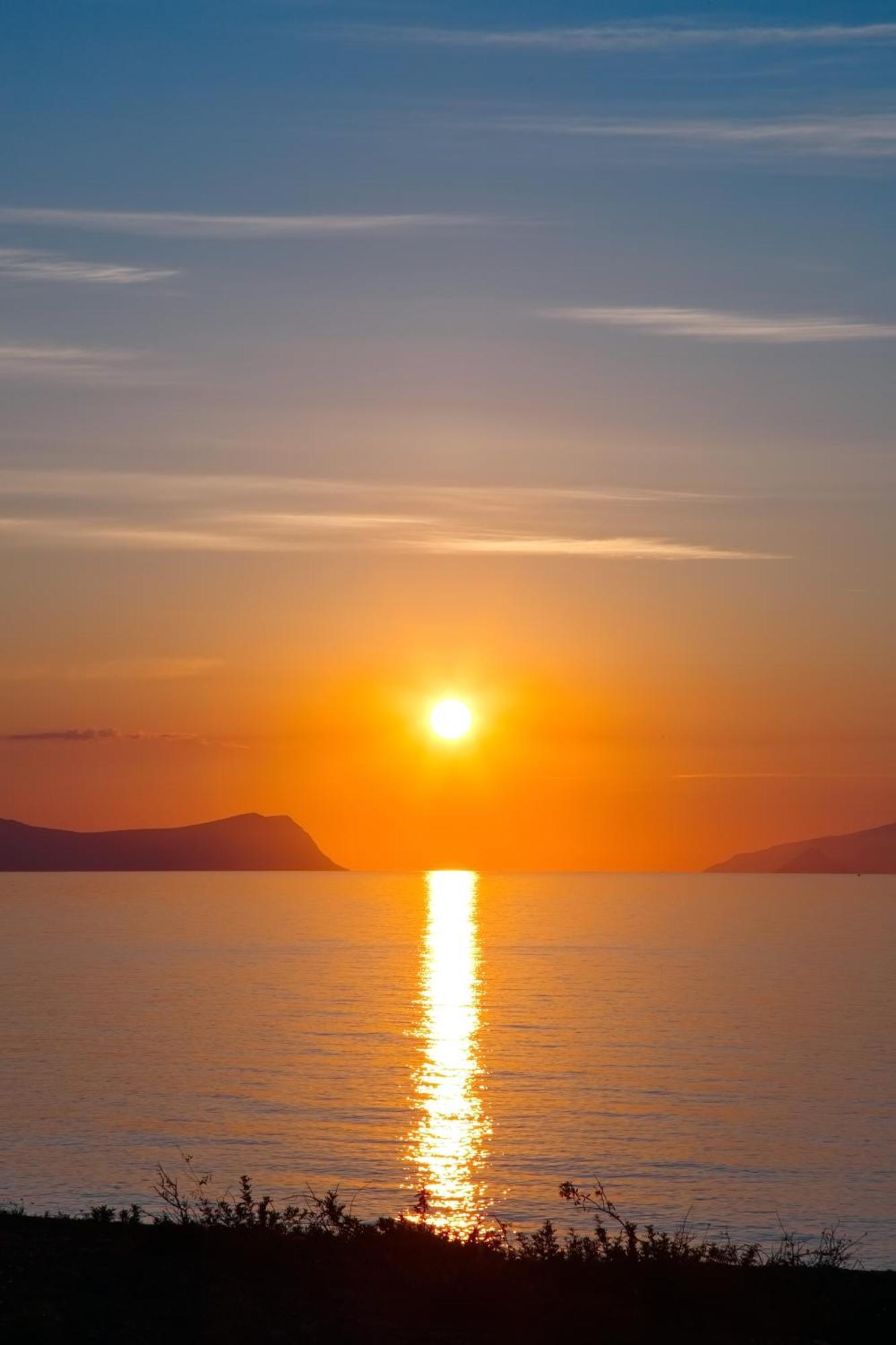 Aroura Homes 4Br Beachfront Villa Spetses Town Екстер'єр фото